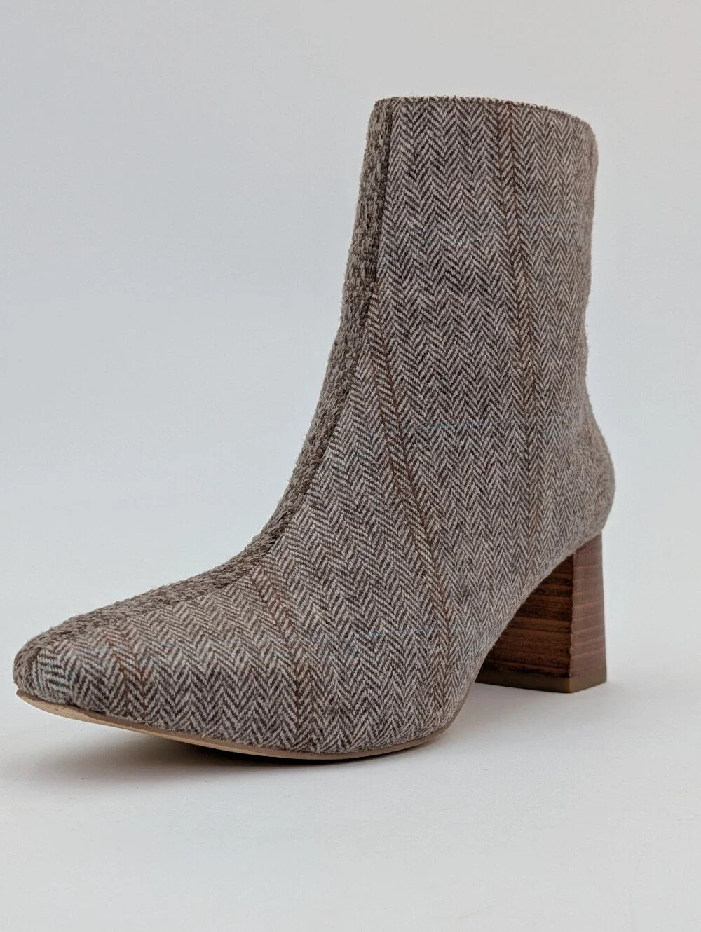 Coconuts by Matisse Sz 7 Herringbone Tweed Stacked Block Heel Ankle Booties